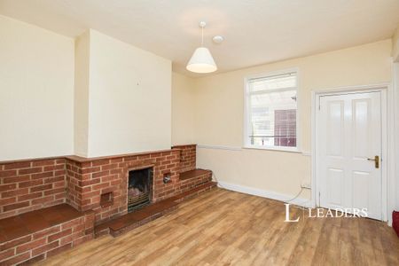 3 bedroom house to rent School Street, Church Gresley, DE11 - Photo 2