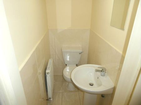 4 bedroom apartment to rent - Photo 3