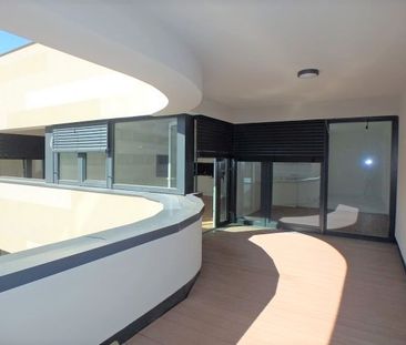 Moderne 2-Zimmer Wohnung mit Lift, großer Loggia und Garagenplatz - Photo 6