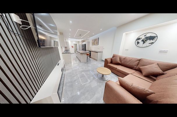 Room in a Shared House, Teignmouth Road, B29 - Photo 1