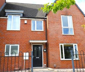 Comet Avenue, Knutton, ST5 - Photo 4