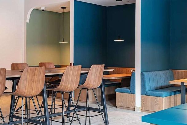 Cherry Park Lane, Stratford, E20 - Photo 1