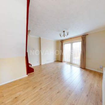 2 bedroom property to rent in Plymouth - Photo 1