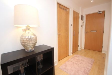 2 bedroom flat to rent - Photo 4
