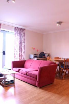 1 Bed - Quayside Drive - Photo 1