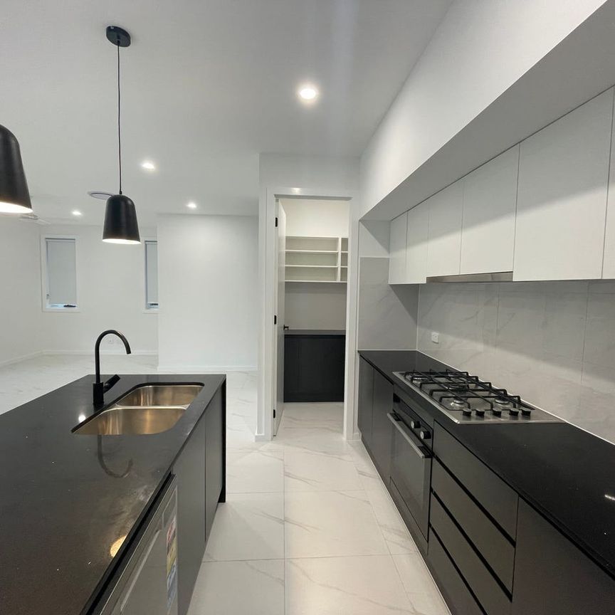 Family Home in Convenient Location! - Photo 1