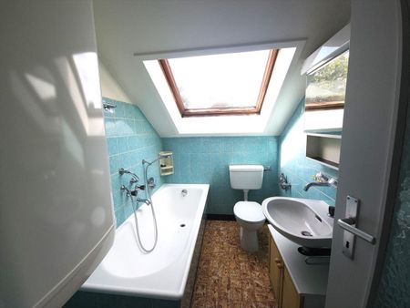 Charming 2-room apartment renovated in Laténa - Photo 4