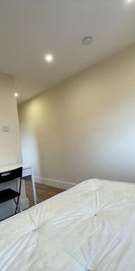 Room in a Shared House, High Road Leyton, E15 - Photo 3