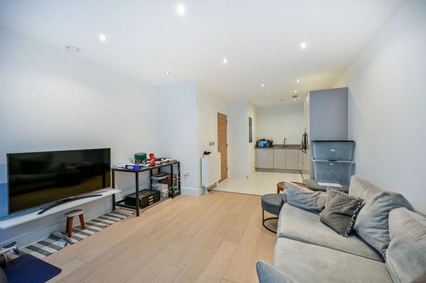 1 bedroom flat to rent - Photo 1