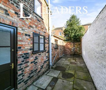 2 bedroom terraced house to rent - Photo 1