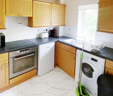 4 bedroom flat to rent - Photo 6