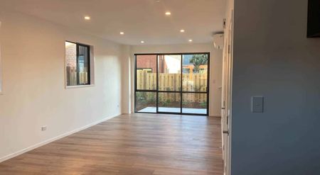 Located in the heart of Mt Wellington! - Photo 3