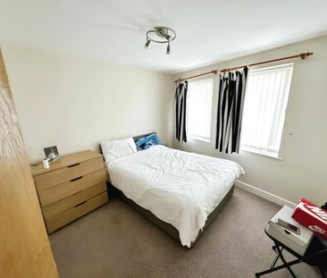 2 BED Flat To rent - Photo 3