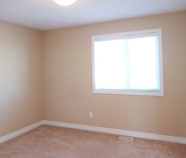 For Lease - 136 Piazza Circle, Barrhaven, Ontario - Photo 3
