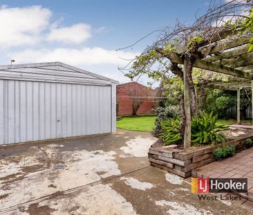 Spacious Character Home with Classic Charm in Sefton Park - Photo 5