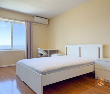 South Perth - Photo 5