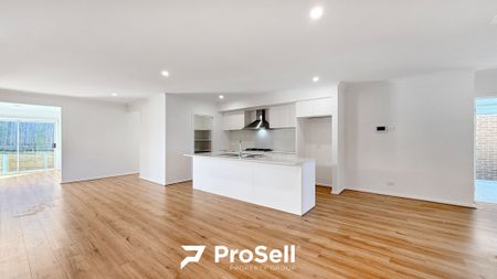 22 Somerset Street, Officer - Photo 3