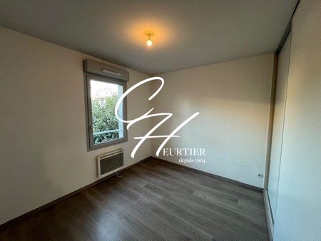 RIVES – APPARTEMENT T2 – TERRASSE + GARAGE - Photo 5