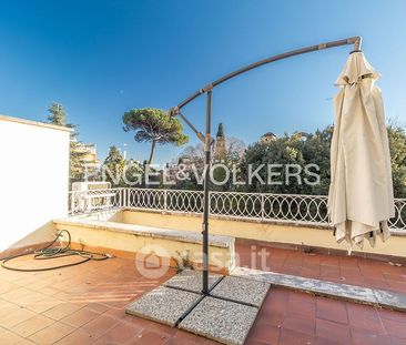 Attico, mansarda in Affitto in Via Scipione Gaetano a Roma - Photo 4