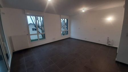location Appartement T2 DE 47.4m² À VILLEURBANNE - Photo 2