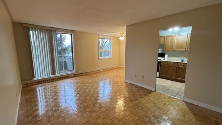 125 Wellington Street, Barrie - Photo 2