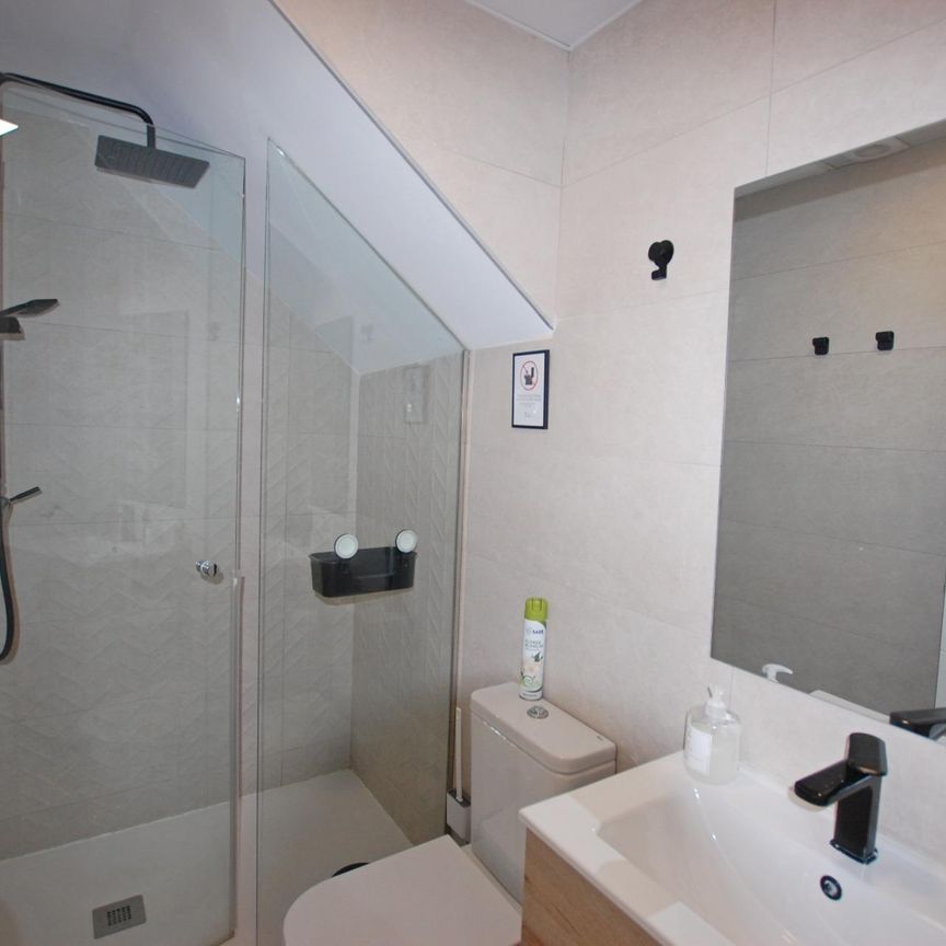 Atico tipo duplex en el corazón de La Carihuela (DISPONIBLE DESDE AGOSTO DE 2026) – tor487jv - Photo 1