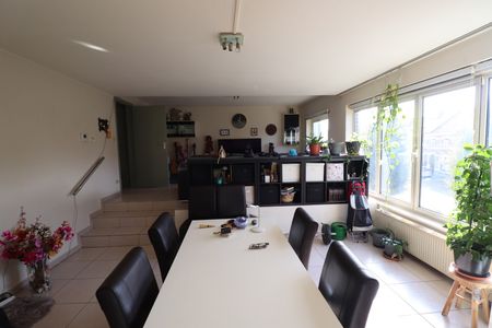Ruim 2-slaapkamerappartement met lift, groot terras en ondergrondse autostaanplaats in het centrum van Baarle-Hertog - Photo 4