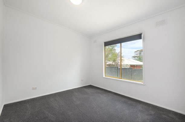 2/22 Bradshaw Street Frankston VIC - Photo 1