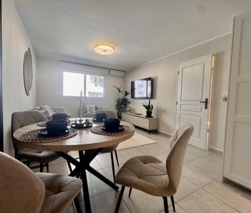 NICE - RUE SMOLLETT - Appartement trois pièces avec possibilité par... - Photo 3