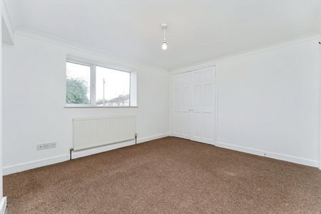 High Street - Photo 4