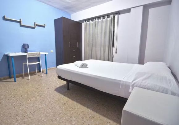 Carrer de Polo y Peyrolón, Valencia, Valencian Community 46021 - Photo 1