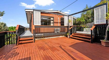 Stunning Three bedroom house - Photo 4
