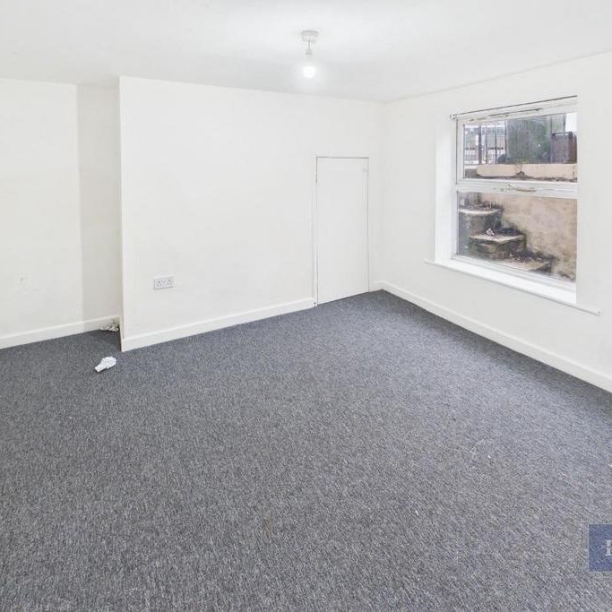4 bedroom terraced house to rent - Photo 1