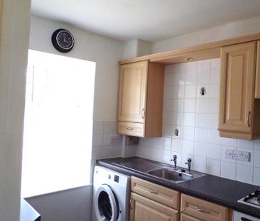 2 bedroom semi-detached house to rent - Photo 4