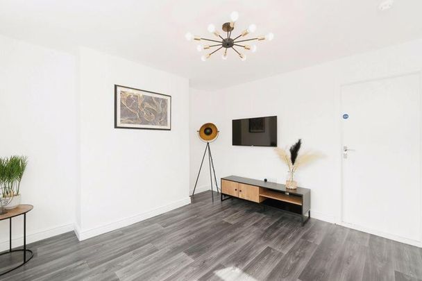 1 bedroom property to rent - Photo 1