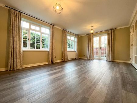 5 bedroom detached house to rent - Photo 2