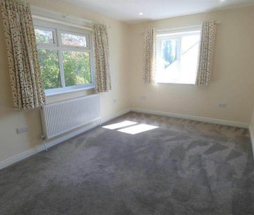 3 Bedroom Detached House to Rent in Ashton - Photo 6