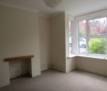 3 bed Terraced - To Let - Photo 2