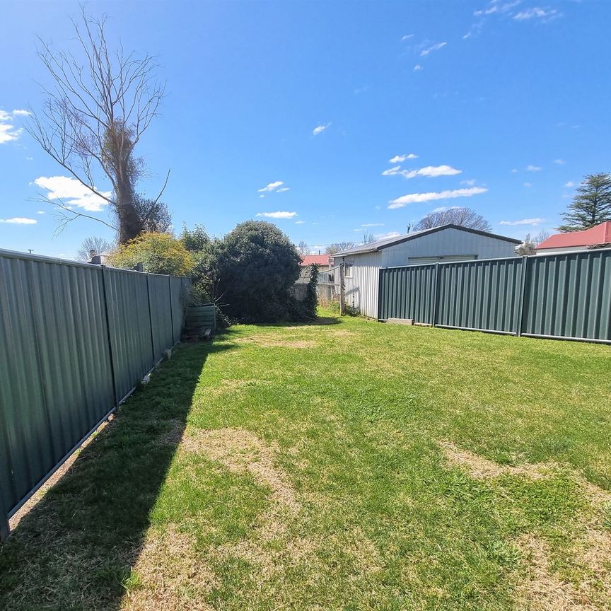 Convenient 2-Bedroom Unit Close to Armidale CBD - Photo 1