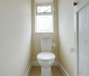 Montagu Road, London, N18 - Photo 5