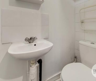 Studio to rent - Photo 2