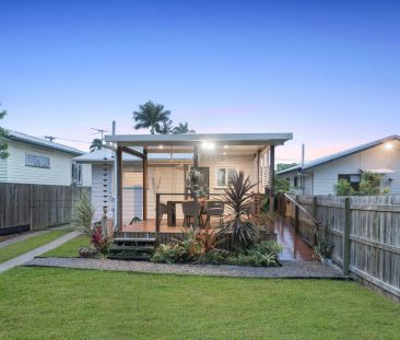 3 Bedroom house, 450 metres from Sutton's Beach. CONTACT JULIE SYKE... - Photo 3