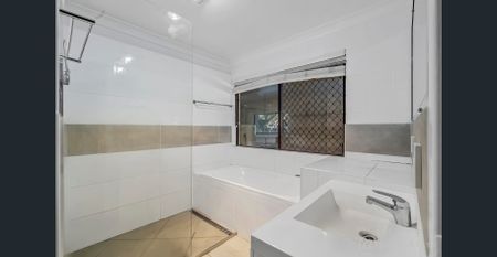 Applications Closed-Town Living with Country Feel - Photo 5