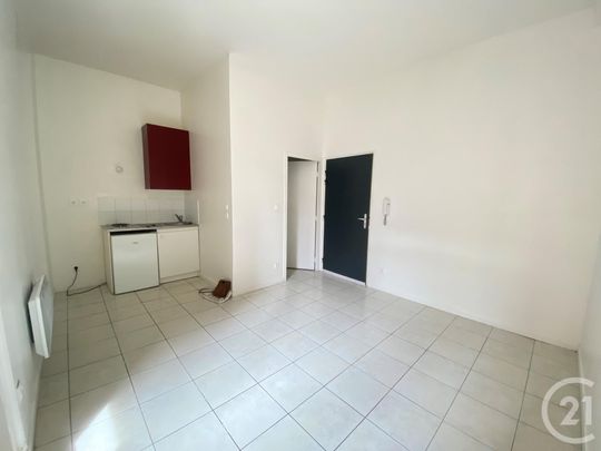 : Appartement 28.0 m² à ST ETIENNE - Photo 1