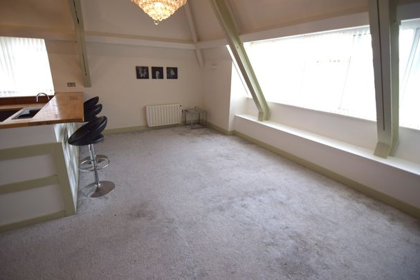 References Pending 3 Bed Apartment - Photo 1