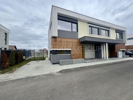 Vila 3 dormitoare, 2 bai, nemobilata, curte proprie, Comp... - Fotografie 3