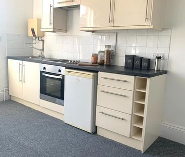 Bedsit, Dewsbury Road, LS11 - Photo 6