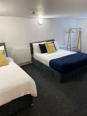 8 Bed Semi-Detached House, Brandreth Close, S6 - Photo 5