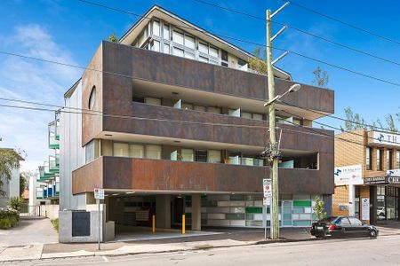 Stylish Apartment in the Heart of St Kilda - Photo 4