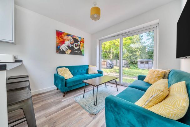 4 bedroom semi-detached house to rent - Photo 1